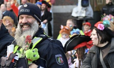 Rosenmontag in der Landeshauptstadt — “Wat et nit all jöwt …” — Jecken feiern bislang friedlich