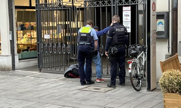 Altstadt — Festnahme nach Raub — Tatbeute aufgefunden — Haftrichter