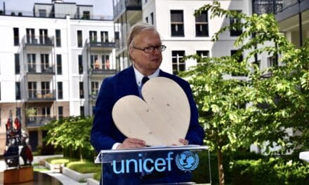 Erfolgreiche Herzoperation für UNICEF-Botschafter Heribert Klein im Augusta Krankenhaus