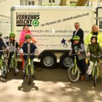 Neuer Fahrradanhänger für Düsseldorfer Grundschulen dank großzügiger Unterstützung der Stiftung Sterntaler