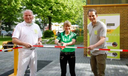 Neuer Outdoorfitnessgerätezirkel im Sportpark Niederheid eröffnet: Kostenlose Fitness für alle