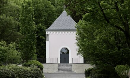 Untere Kapelle des Gerresheimer Friedhofs nach Sanierung wiedereröffnet