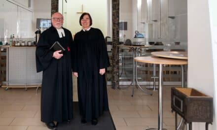 Pfarrer-Ehepaar nach 33 Jahren Dienst in den Ruhestand verabschiedet”