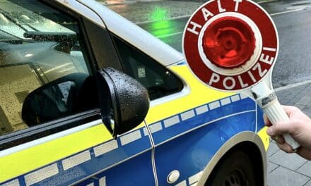 Pempelfort: Dumme Schnapsidee – Angetrunkenes Pärchen macht “Spritztour” mit Rettungswagen