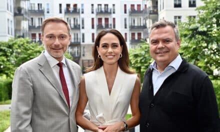 Christian Lindner checkt im The Wellem Hotel ein