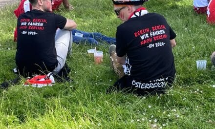 Franzosen und Österreicher feiern EM stimmungsvoll