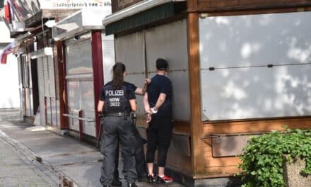Altstadt — Handydieb auf frischer Tat ertappt