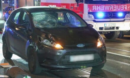 Flingern-Süd: Verkehrsunfall – Zwei Fußgängerinnen schwer verletzt – Unfallaufnahmeteam im Einsatz – Ermittlungen dauern an