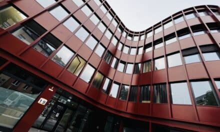 Verbraucherzentrale NRW: Beratungsstelle Düsseldorf in neues, nachhaltiges Gebäude umgezogen