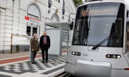 Barrierefrei ausgebaute Haltestelle „Pöhlenweg“ geht in Betrieb