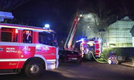 Zwei Brände in Düsseldorf am Silvesterabend
