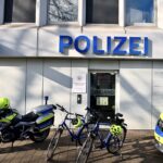 Altstadt: Seniorin im Hausflur überfallen – Täter rauben Armbanduhr und flüchten