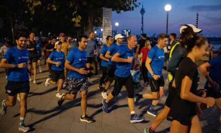 Ein Laufevent in besonderem Ambiente: Der erste Night Run begeistert Düsseldorf