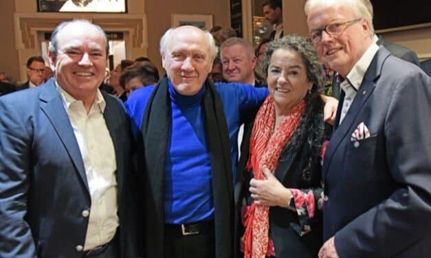 Düsseldorfer Netzwerker und UNICEF-Botschafter Heribert Klein ehrt Hermann van Veen zum 80. Geburtstag