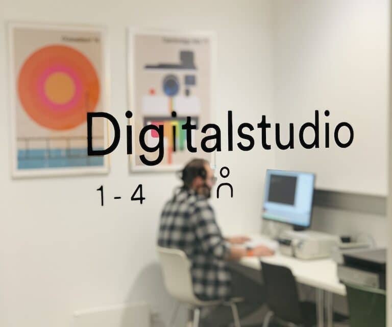 Analoge Medien einfach selber digitalisieren im Digitalstudio der Zentralbibliothek