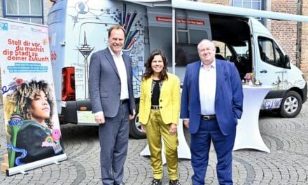 Karrierebus der Stadt Düsseldorf rollt an