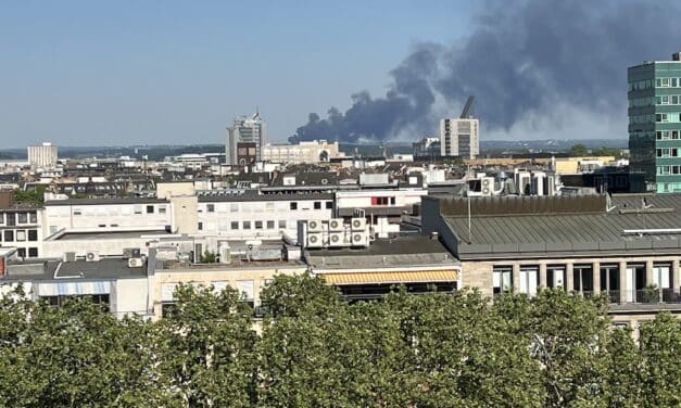 Großbrand in Erkrath – Feuerwehr Düsseldorf leistet überörtliche Hilfe