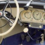 Glänzender Auftritt am Kö-Bogen: Classic Cars rollen durch Düsseldorfs Innenstadt
