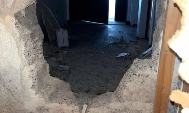 Düsseldorf-Stadtmitte: Spektakulärer Einbruch in Zigarrengeschäft – Täter stemmen Loch in Wand