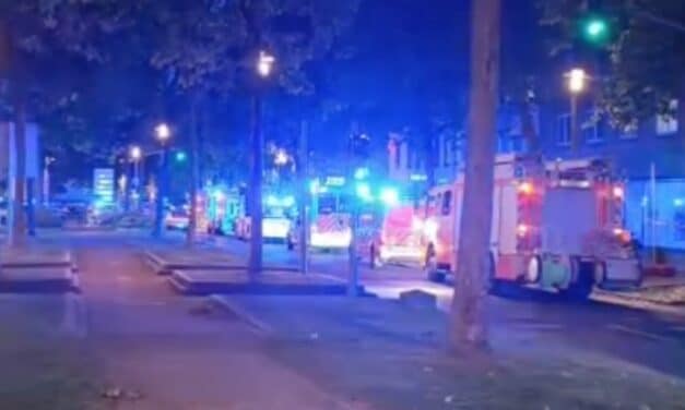 Blockierte Bremse einer U‑Bahn führt zu größerem Feuerwehreinsatz