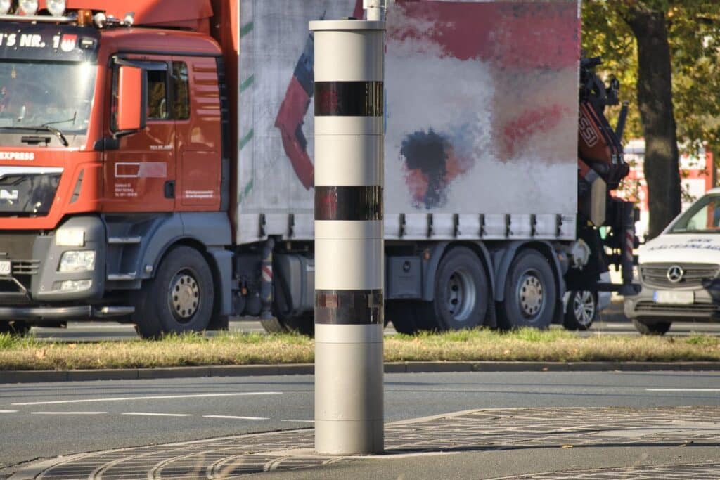 Ab Montag wird auf der Südbrücke die einhaltung der Gewichtsvorgaben der Fahrzeuge kontrolliert, Foto: Symbolbild