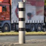Silhouettenblitzer auf der Josef-Kardinal-Frings-Brücke installiert