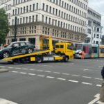 U‑Bahn kollidiert mit Auto – Wehrhahn-Linie vorübergehend gesperrt