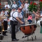 Feierlicher Zapfenstreich und Investitur am Düsseldorfer Rathaus – Auftakt zur Rheinkirmes
