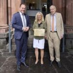 Ehrenplakette am SchifffahrtMuseum: OB Keller würdigt Verdienste von Ernst Lamers