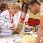 Fünf Jahre Adventure School: Kostenloses Ferienprogramm für Schülerinnen und Schüler
