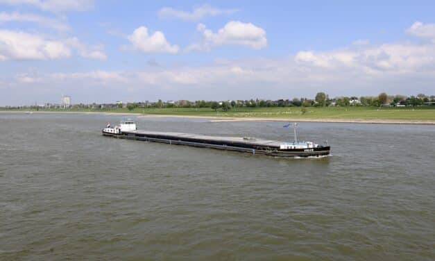 „Ab morgen: Baden im Rhein in Düsseldorf verboten – Bußgelder bis 1.000 Euro“