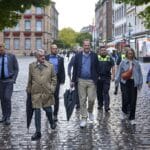 Sicherheit in der Altstadt: Rundgang von OB Keller und Innenminister Reul