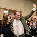Stephan Keller siegt deutlich – Spannung und Schatten im Düsseldorfer Rathaus