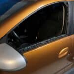 Stadtmitte: Polizei befreit Einjährigen aus Auto – Pflegemutter lässt Kind im Parkhaus zurück