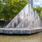 Restaurierung der Edelstahlsegel am Segelbrunnen abgeschlossen