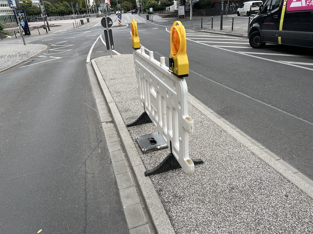 Die fehlende Bediensäule © Lokalbüro