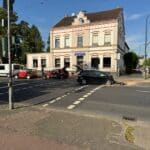 Schwerer Verkehrsunfall an der Vennhauser Allee – Polizei sucht nach flüchtigen Beteiligten