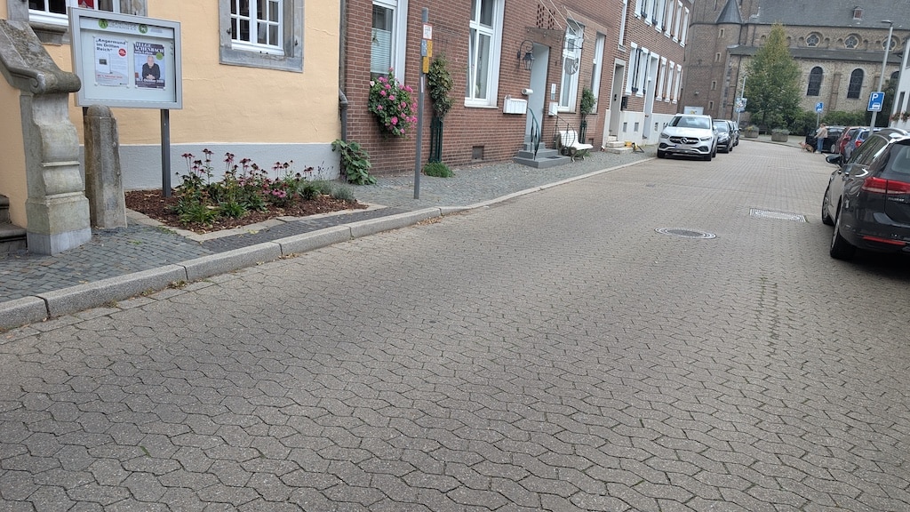 Unpassierbar ist die Graf-Engelbert-Straße für ältere und mobilitätseingeschränkte Menschen © Gabriele Schreckenberg