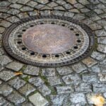 Ein besonderer Gullideckel für 200 Jahre Düsseldorfer Karneval
