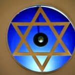 „Antisemitismus ist eine Krankheit im Kopf“ – Wolfgang Rolshoven erhält die Josef-Neuberger-Medaille 2025