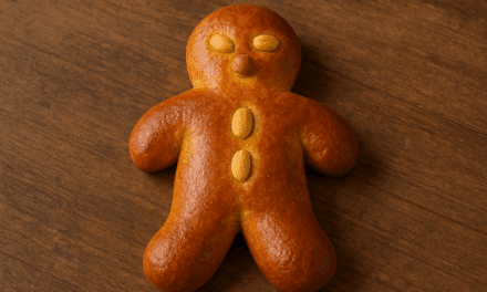 Gemeinschaft im Zeichen des Teilens: Sparkasse verteilt Weckmänner zum Jubiläum