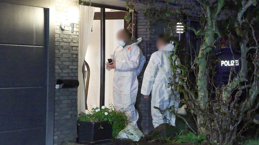 Tötungsdelikt in einem Mehrfamilienhaus: Frau verstorben - Mann schwer verletzt © Patrick Schüller