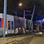 Straßenbahn entgleist in Düsseldorf-Holthausen – Großeinsatz läuft