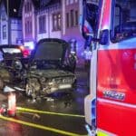 Schwerer Verkehrsunfall auf der Deutzer Straße in Düsseldorf