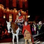 Sankt Martin reitet wieder durch die Stadt