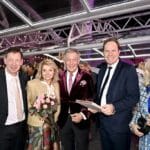Hochzeit über der Altstadt: Wolfgang Rolshoven und Christel Tzourmbakis geben sich im Riesenrad das Jawort