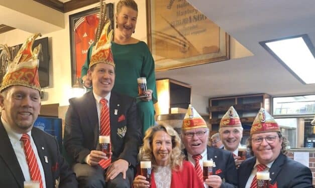 Neue Stiftsdamen und Gerricusplaketten-Trägerin der KG Gerresheimer Bürgerwehr vorgestellt