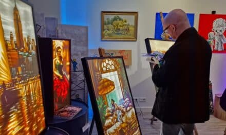 Kunst mit Licht und Klebeband – Erfolgreiches Eröffnungswochenende der Ausstellung