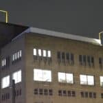 Kunstwerk “Blickfang” erstrahlt nun auch bei Nacht