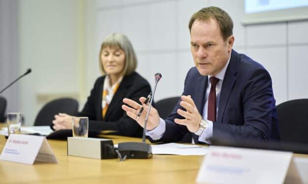 Düsseldorf legt Haushaltsentwurf 2026 vor – Defizit wächst, Stadt reagiert mit Sparkurs